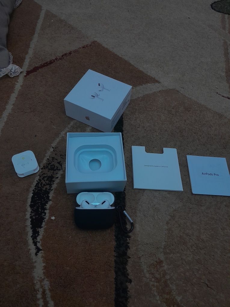 Продам AirPods pro
