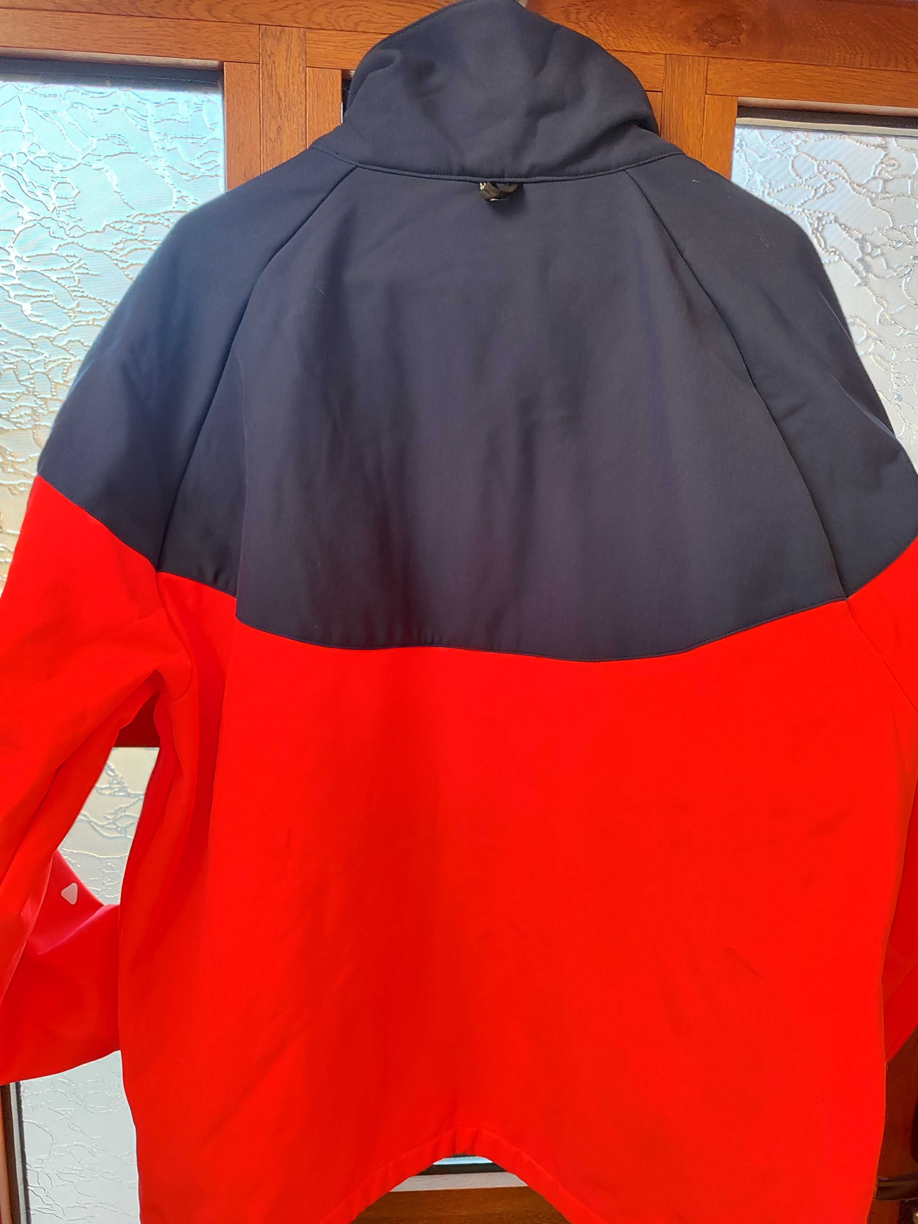 яке Nike ACG 2in1 ,L-XL размер