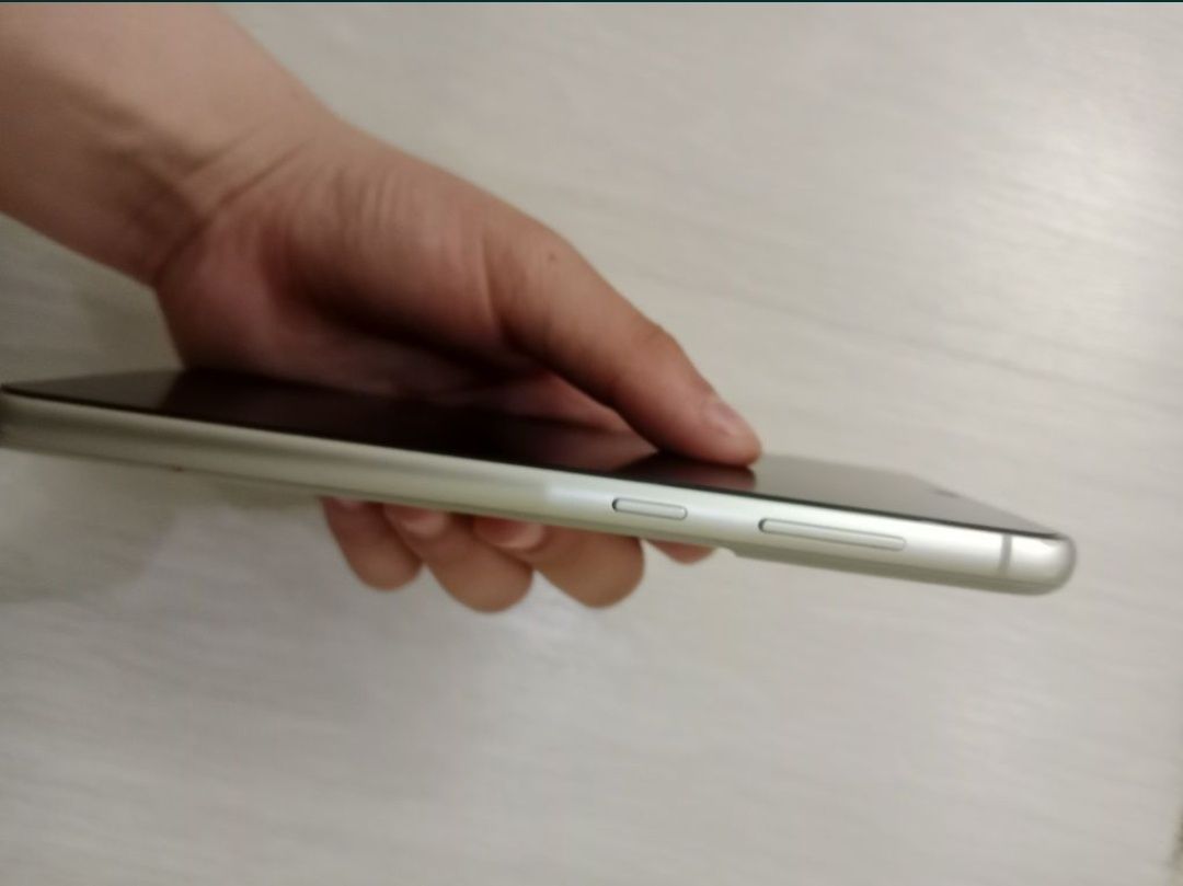 Samsung s 21 продаётся срочно