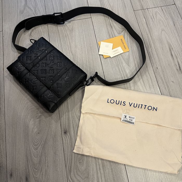 Geanta Louis Vuitton neagra noua