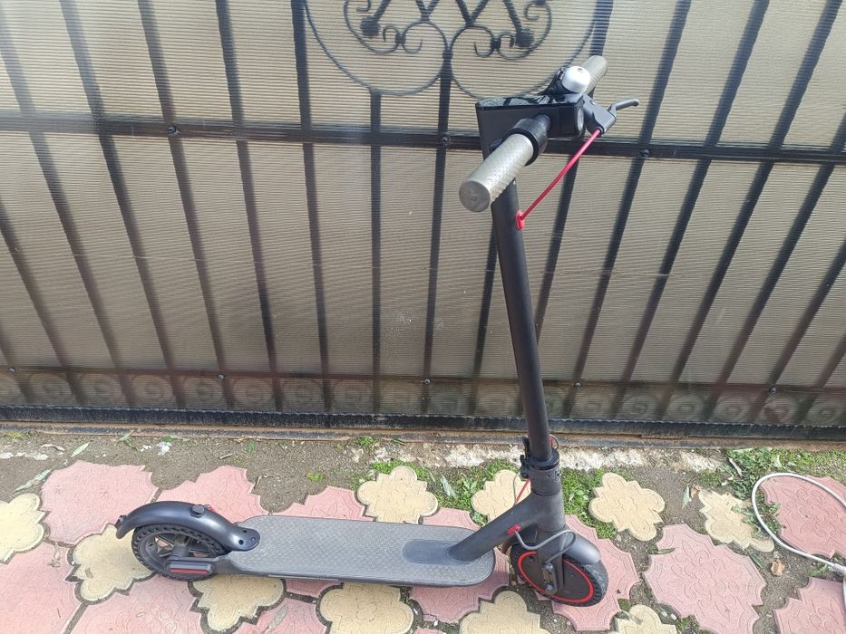 Vand trotineta xiaomy stare buna de functionare
