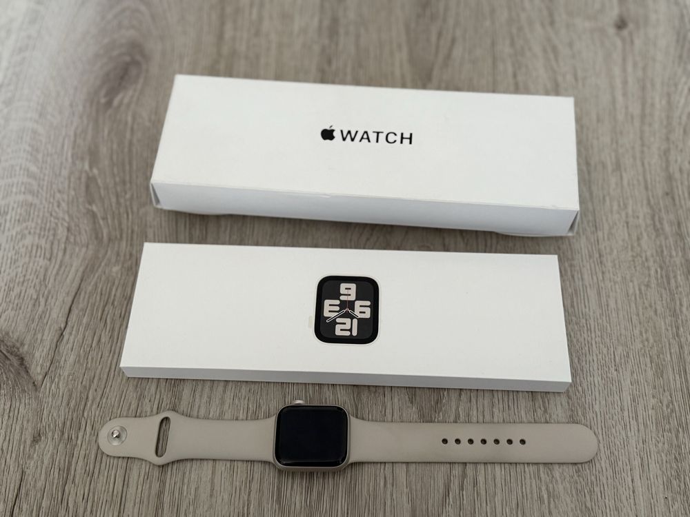 Apple watch  SE starlight 40mm