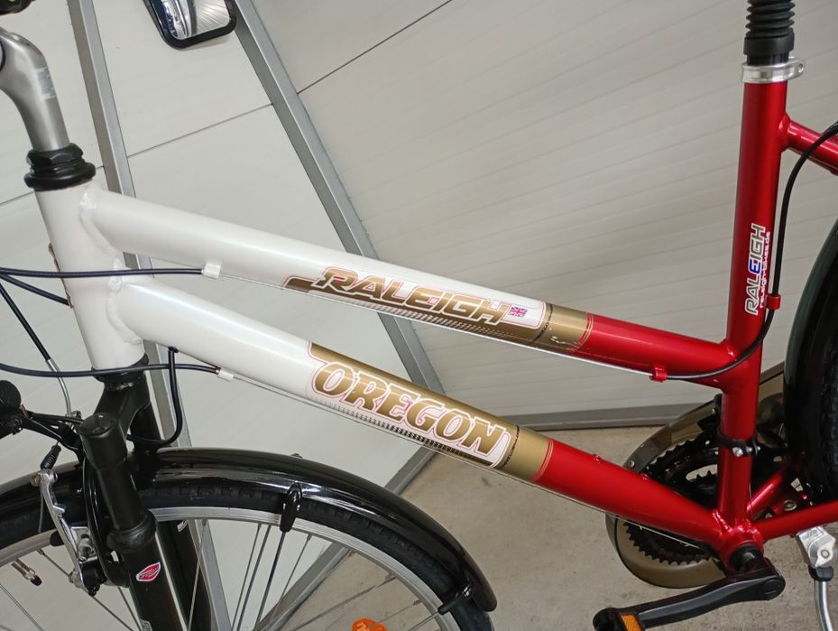 Vând bicicleta Raleigh,roti 28,cu 21 vit,stare f bună !