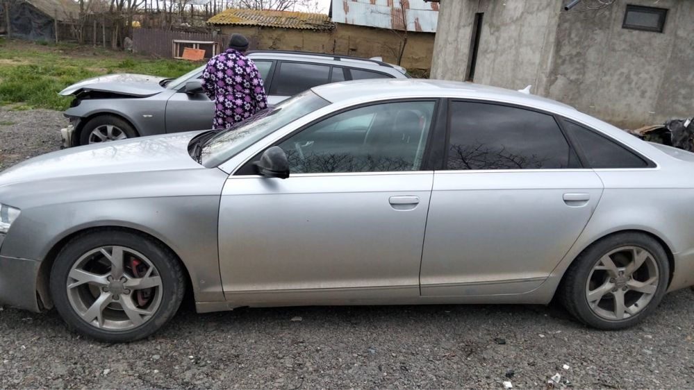 Bara spate tripla stanga dreaota aripa dreapta  haion audi A6 2010