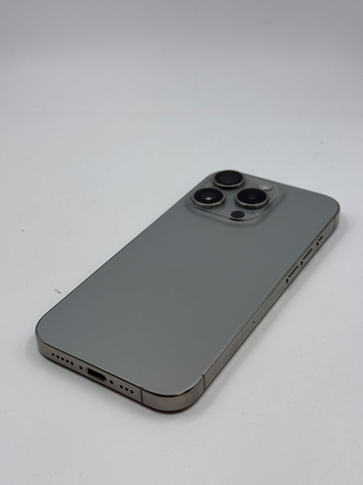 Magazin vinde iphone 15 pro 128gb 90% Grad A Garantie 24 luni