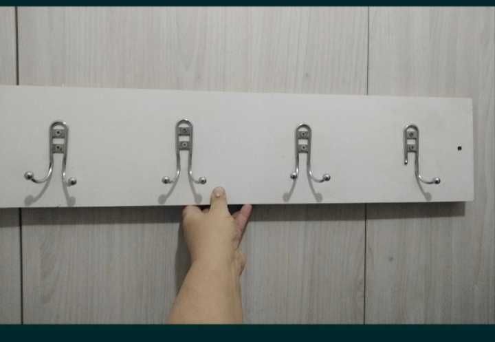 Вешалка настенная