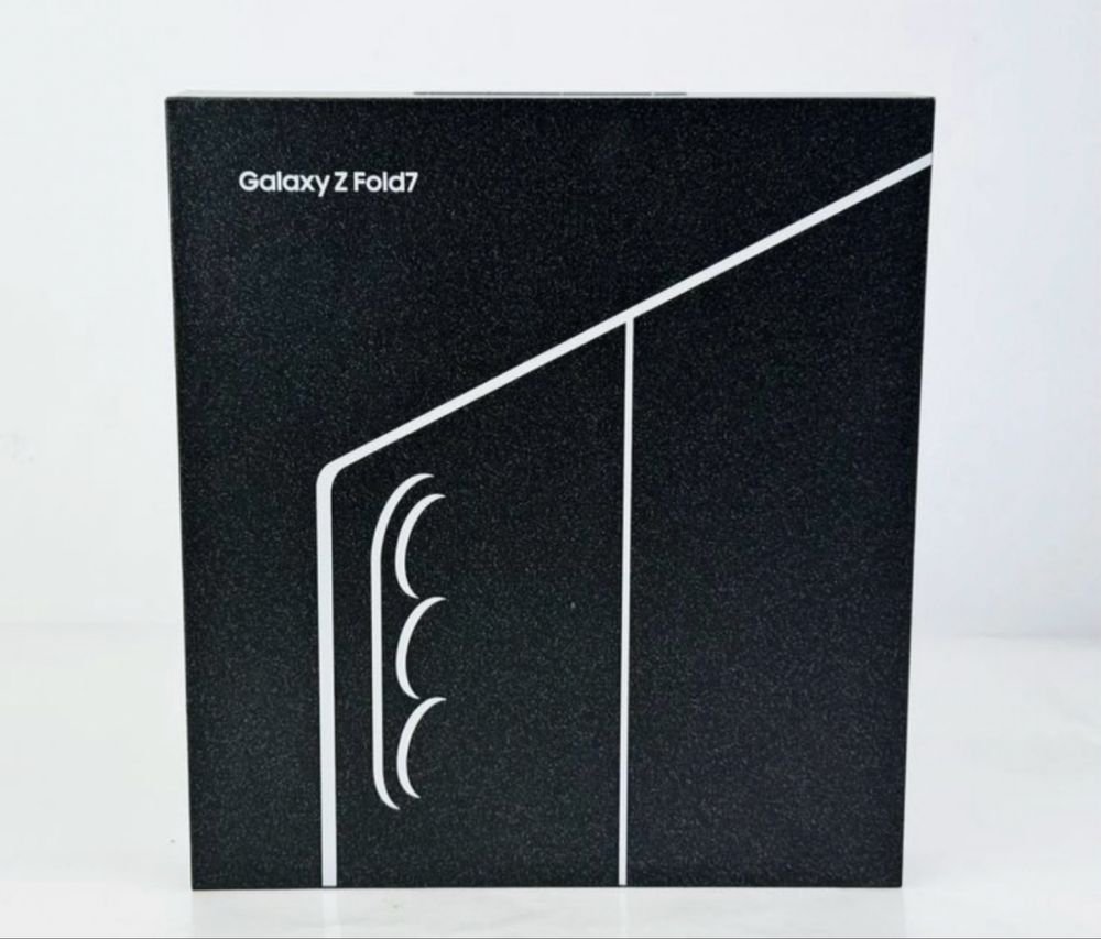 НОВ! Samsung Galaxy Z Fold 7 5G 256GB 12RAM Navy 24м. Гаранция!