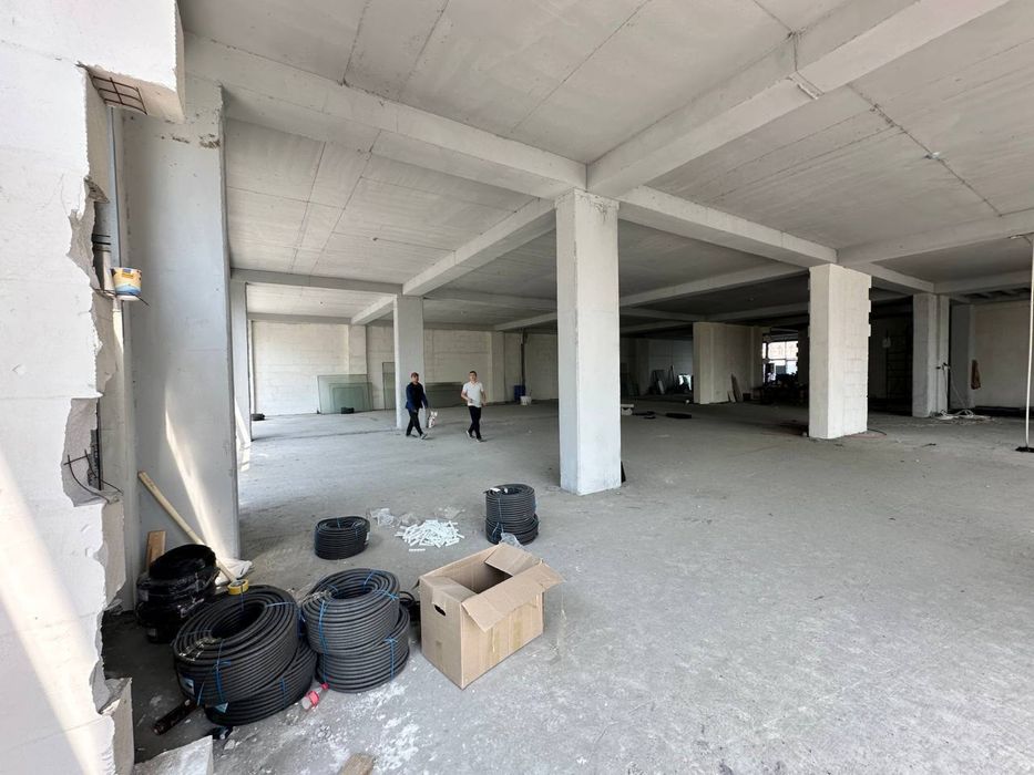 Продается коммерческое помещение в жк Prestige Gardens 1000m2!