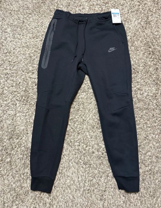 Брюки Nike Tech Fleece