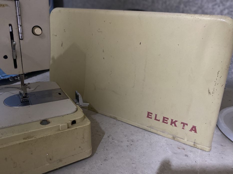 Швейная машинка электа