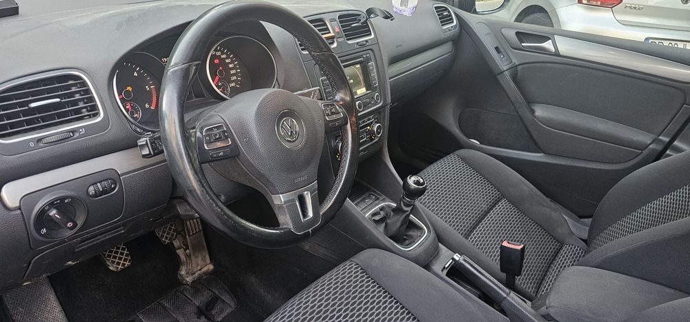 Volkswagen Golf VI