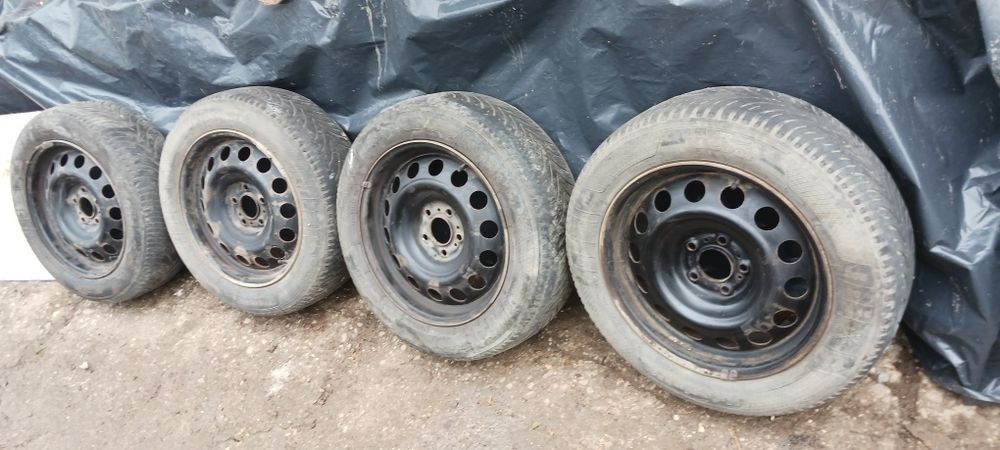 Vând jenti 205 60 16