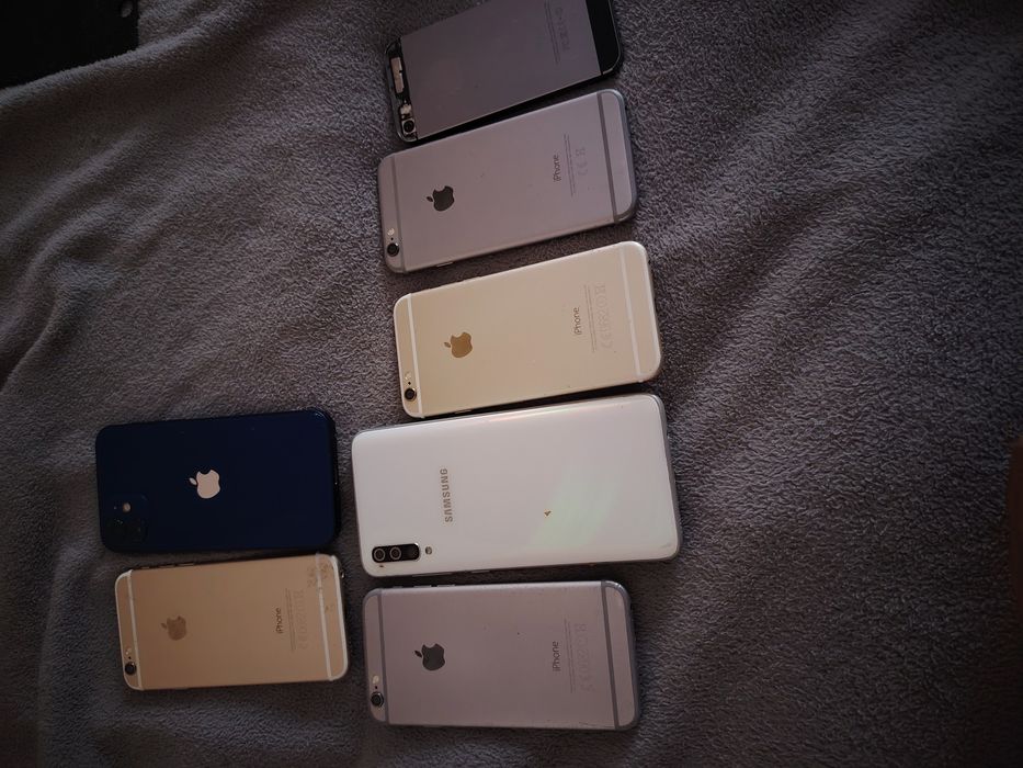 Vând iphone pentru piese