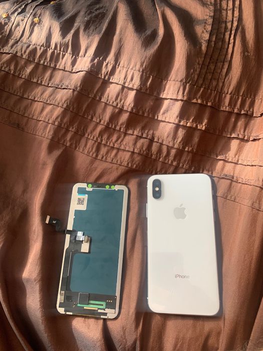 Vând iPhone X pt piese ecran defec