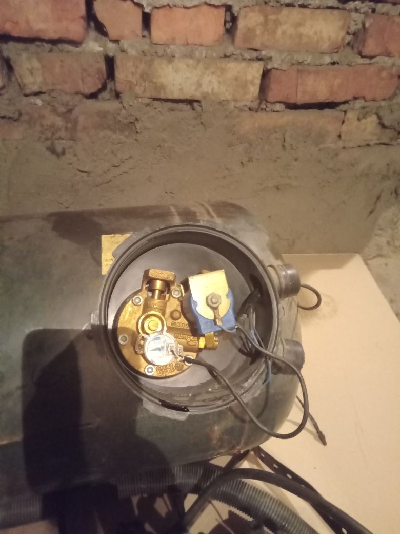 Продавам 2 броя газови уредби