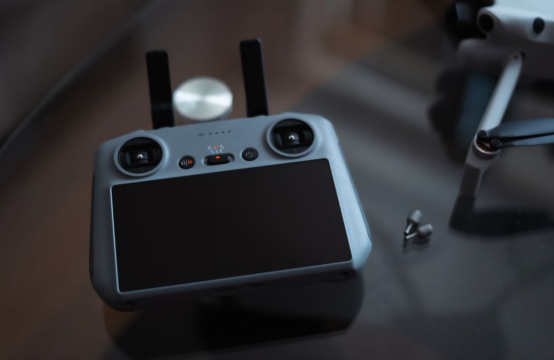 DJI mini 4 pro + smart controller и оставаща гаранция