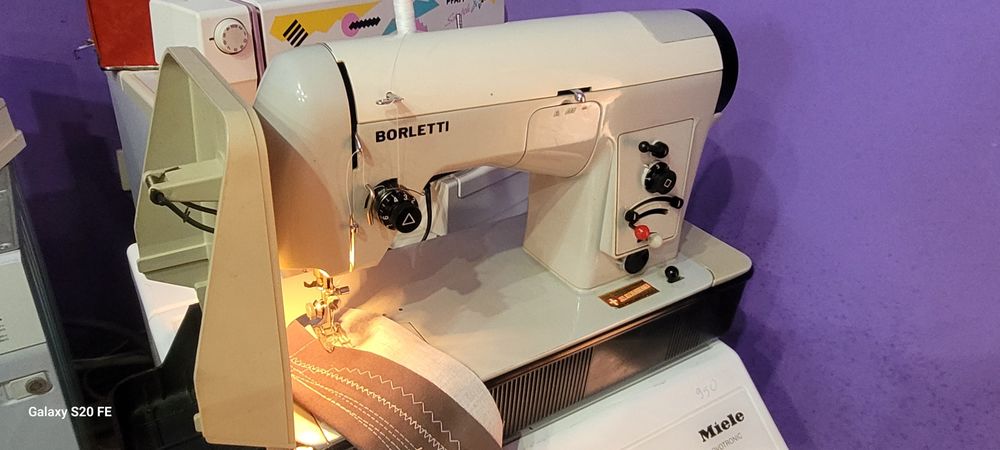 Mașina de cusut Borletti