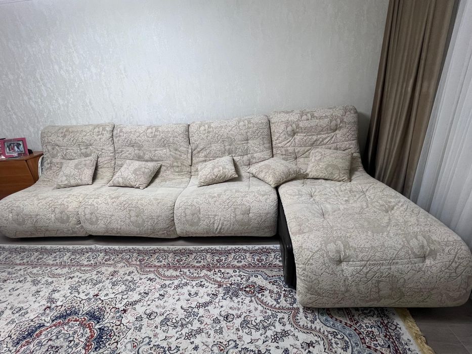 Продам диван в гостиную