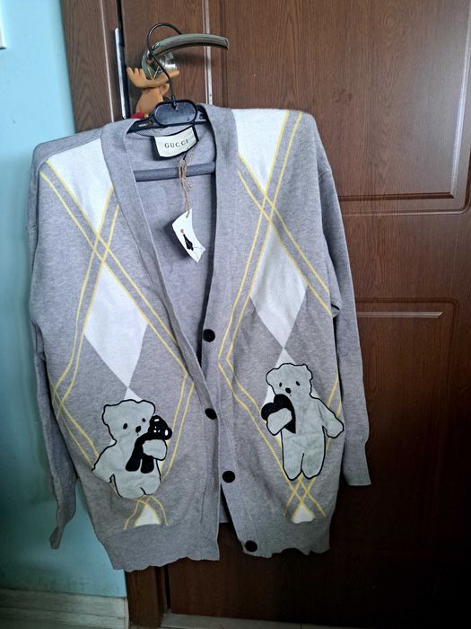 Нови модерна жилетка и сет панталон с блузон