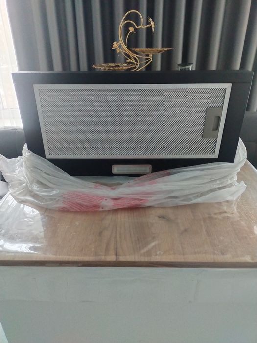 Продам вытяжку новую