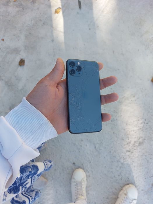 Vand sau schimb iphone 11 pro GB 256