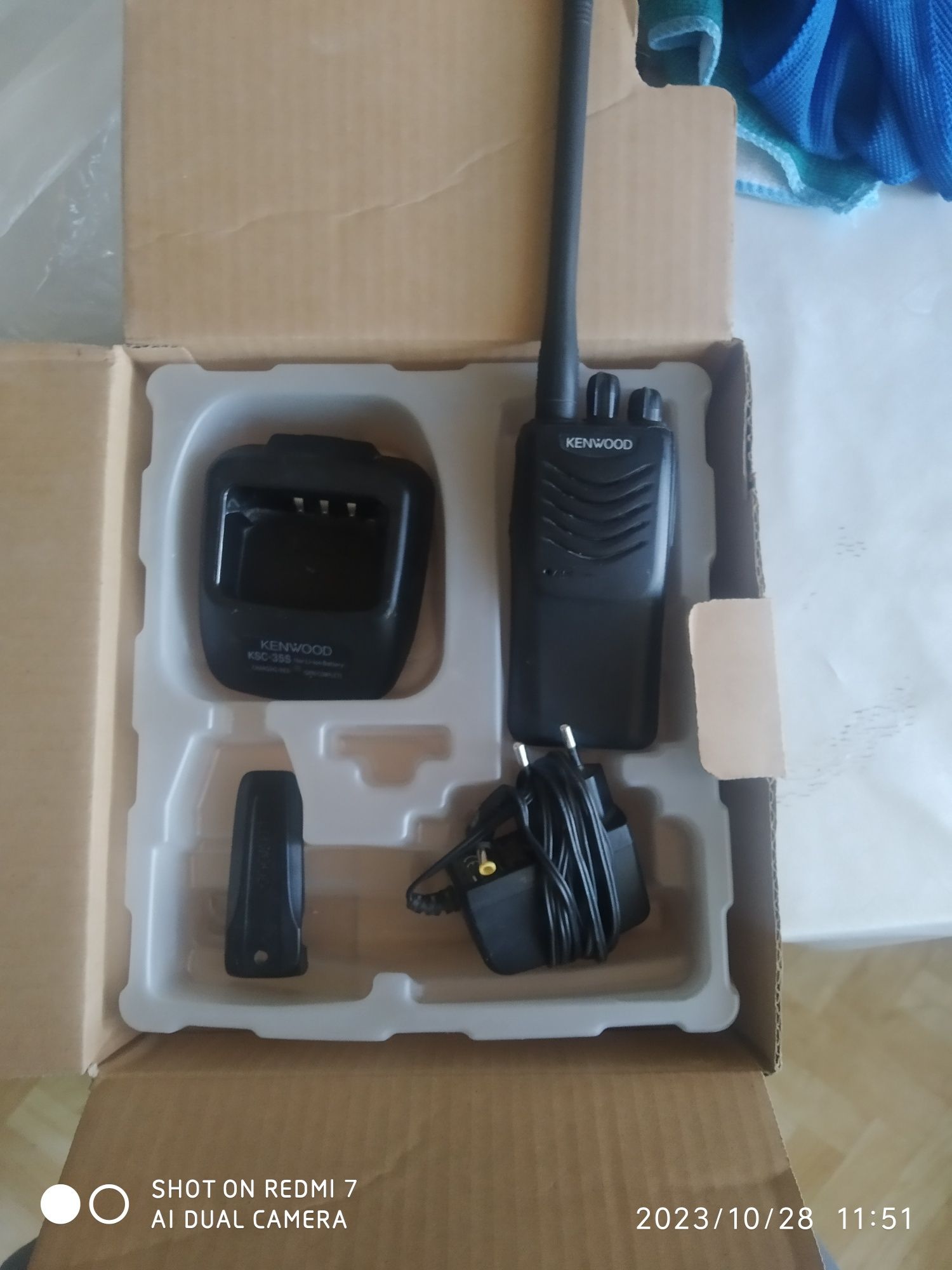 Продаю KENWOOD TK2000