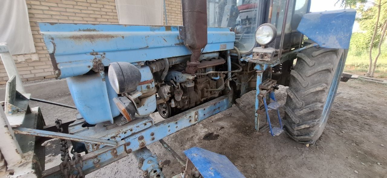 Traktor telejka barana Mala chizel kipen sotilad xolati yaxshi .Udar .