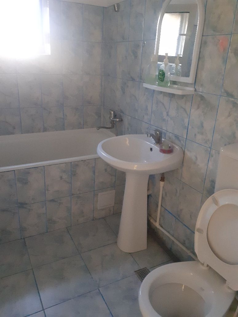 Închiriez apartament