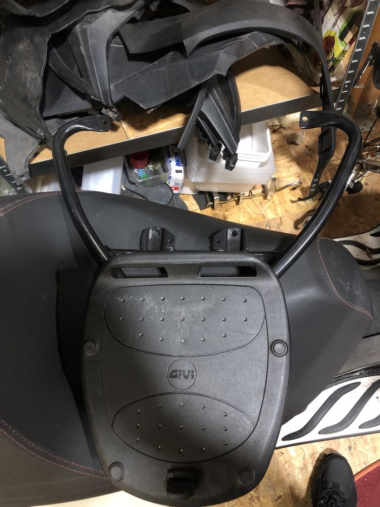 Topcase piaggio mp3 /yourban /hpe complet cu 2 chei