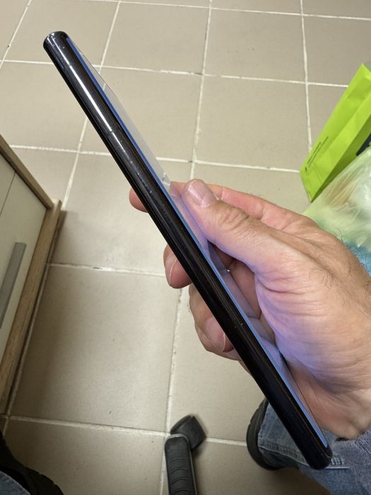 Samsung Galaxy S22 Ultra 5G 8/128gb перфектен