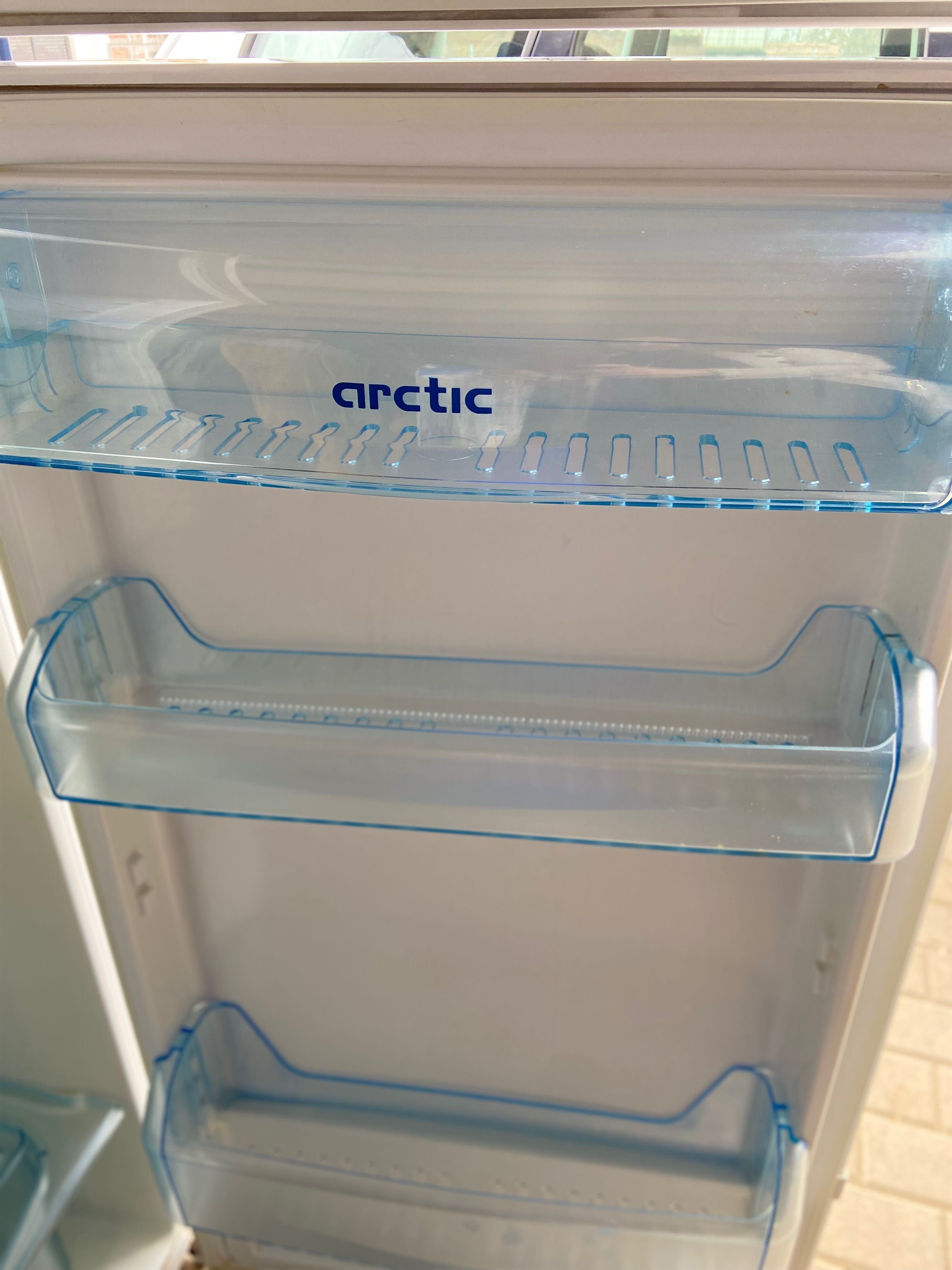 Combină frigorifică, Arctic. Transport gratuit în Alba Iulia