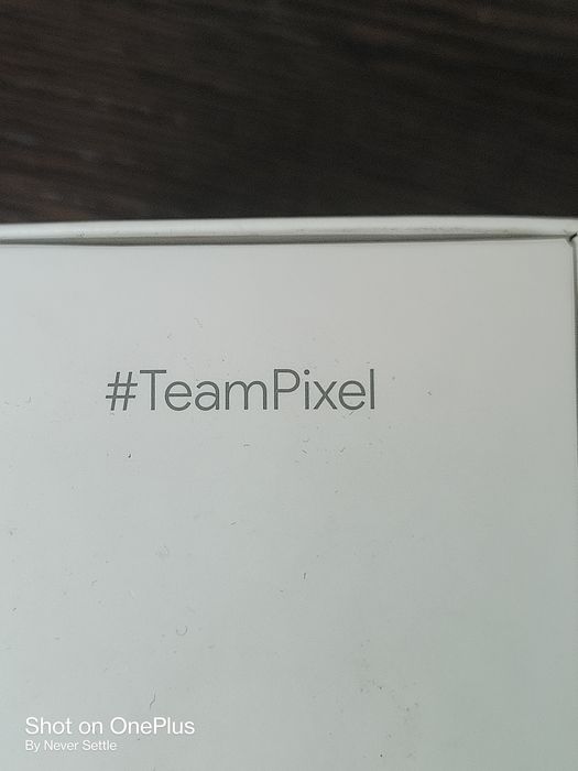 Продам Pixel 6a, не работает дисплей