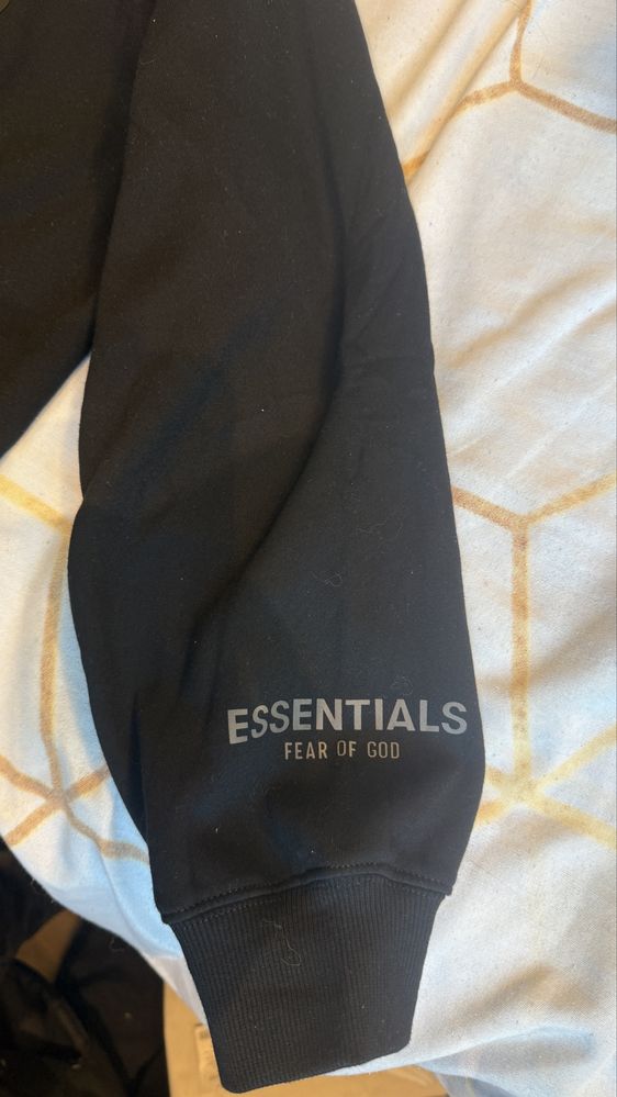 Худи “ESSENTIALS” черно размер М
