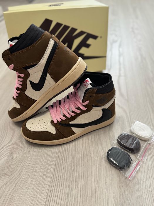 Jordan 1 High Reverse Mocha x Travis Scott | 2025 Transport GRATUIT