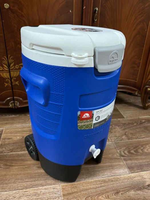 Продам американский термобокс igloo