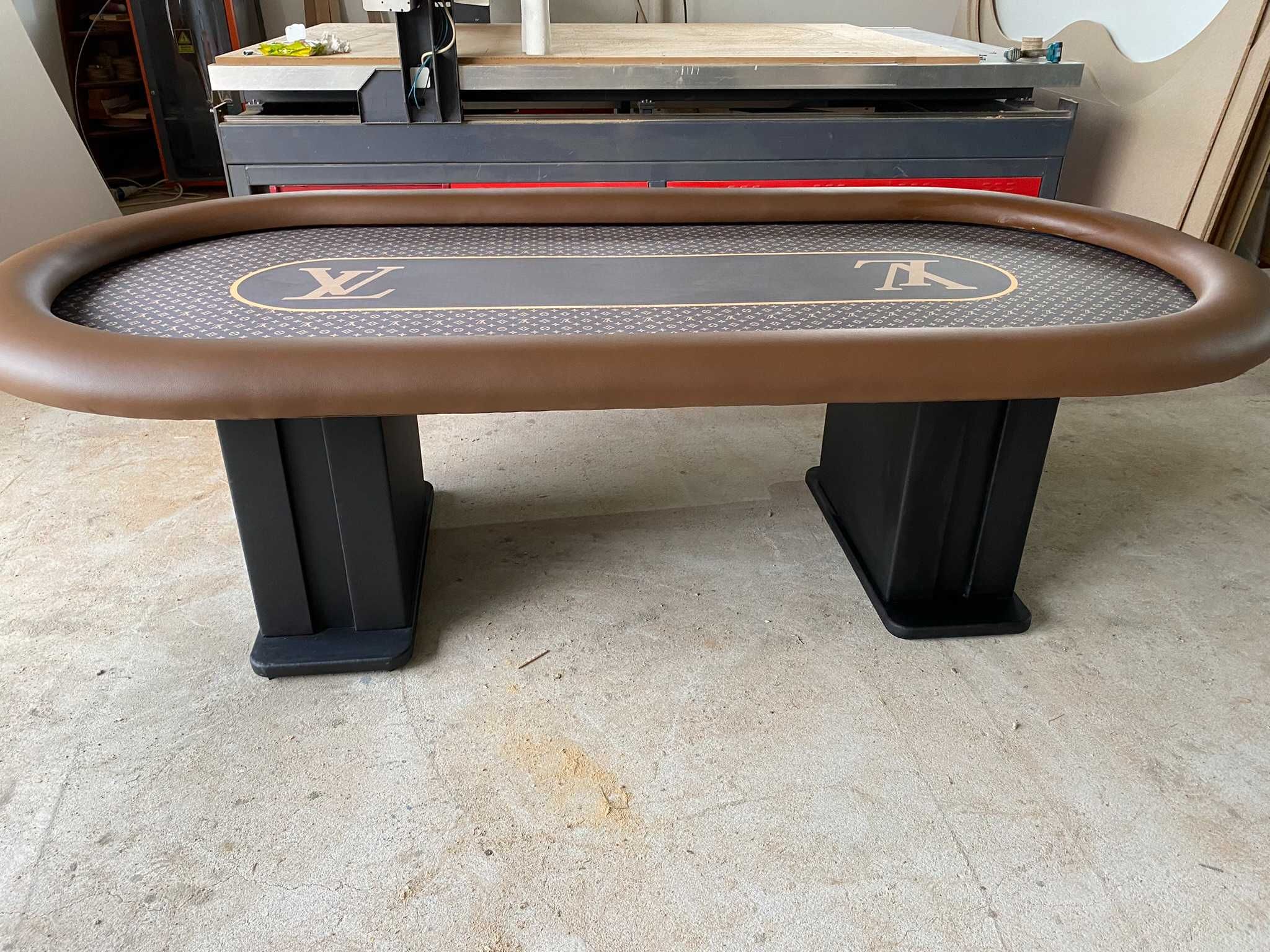 Brand Poker Table - Louis Vuitton (CT)