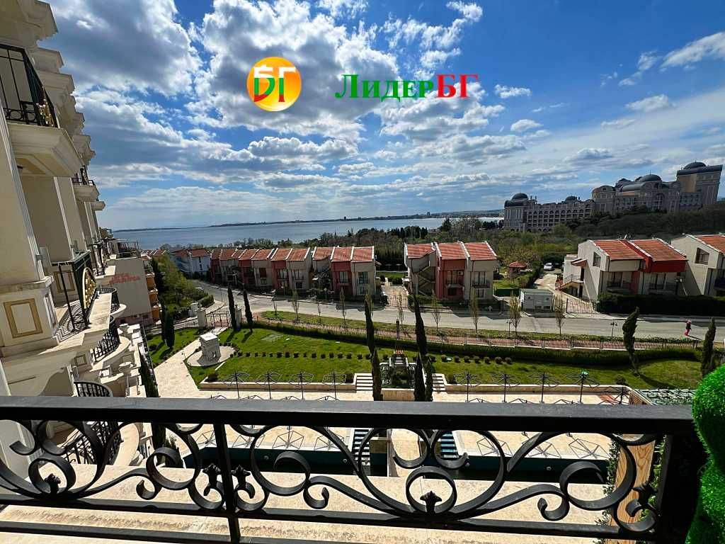 Тристаен апартамент с морска гледка в комплекс Романс Париж