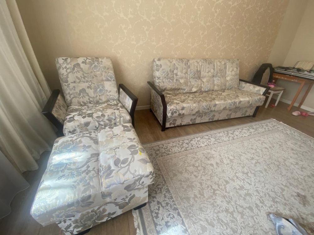 Продам диван-кресло+пуфик