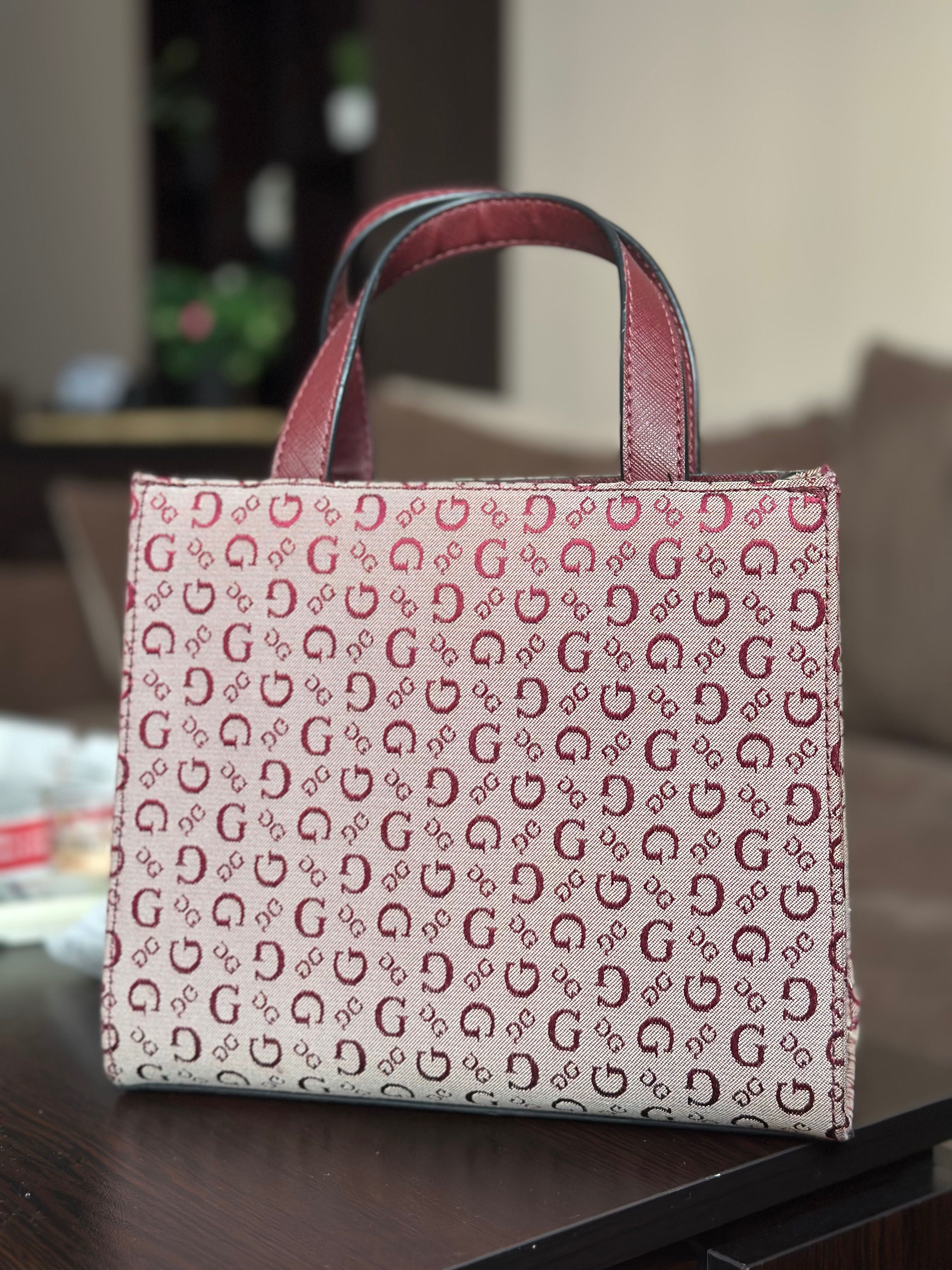 Нова чанта Guess, бордо