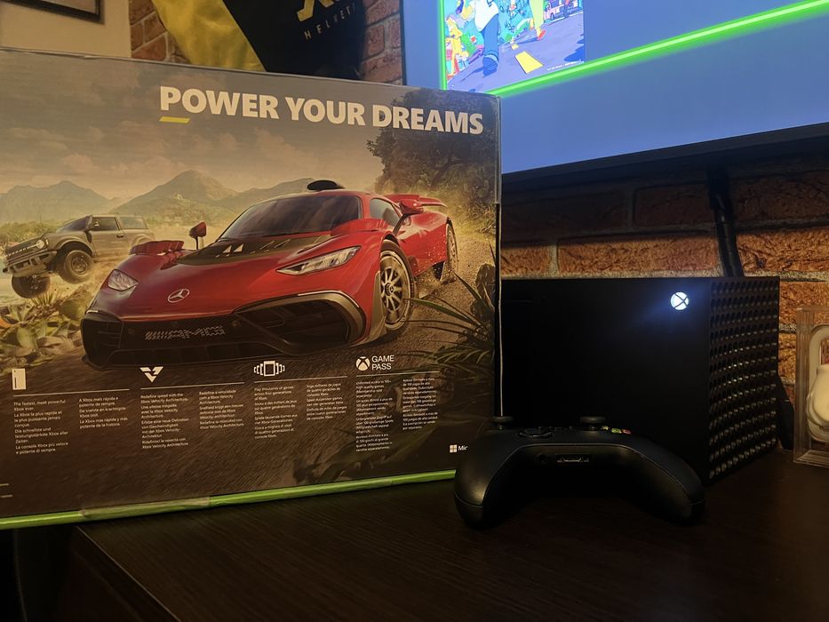 Xbox Series X 1TB cu 2 Controllere