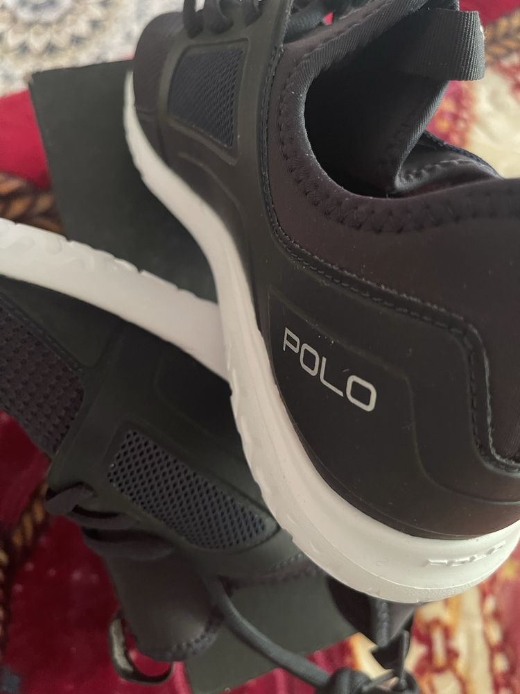 Polo oyoq kiyim yengi kelish tirib beriladi