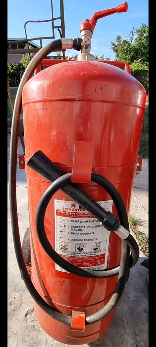 Vând stingător de incendiu P1 cu pulbere funcţional!