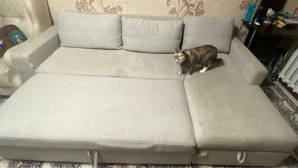 Диван,Уголок,требуется общивка ,новый