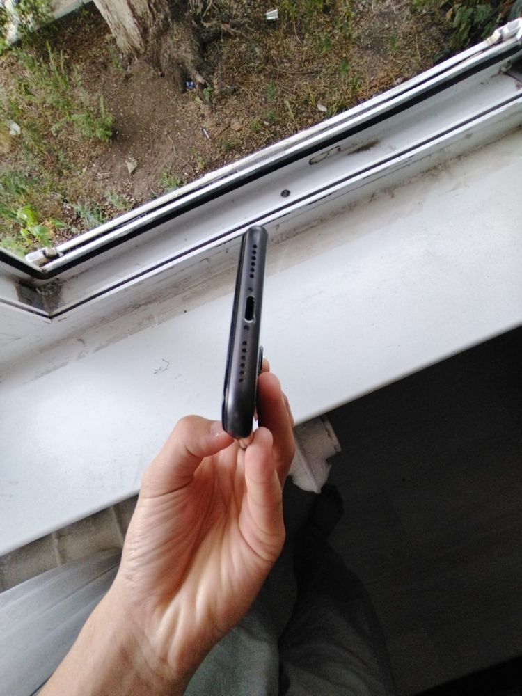 Iphone 11, в черном цвете
