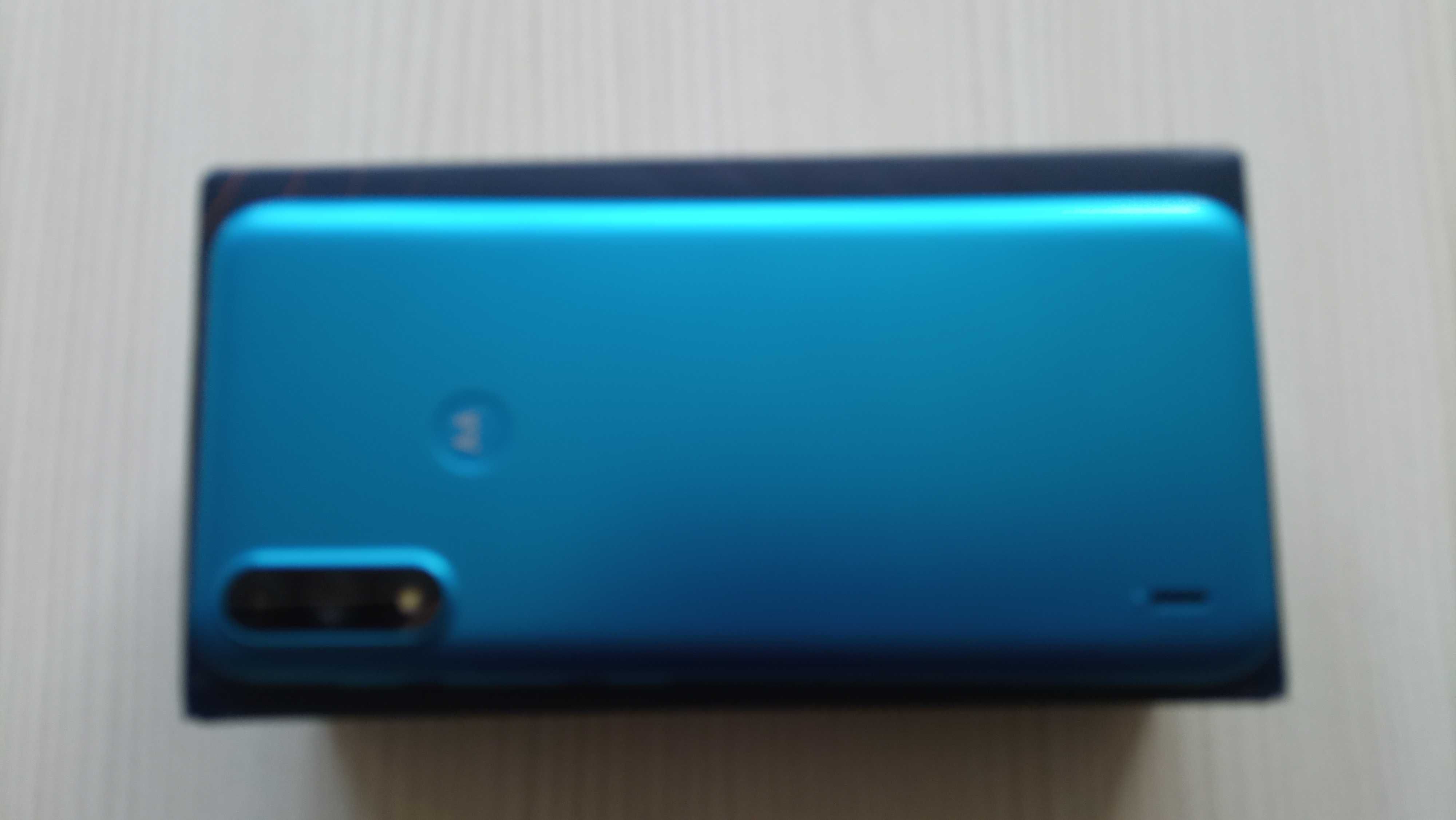 Motorola Moto E7 Power 64GB/4GB RAM blue подарък часовник