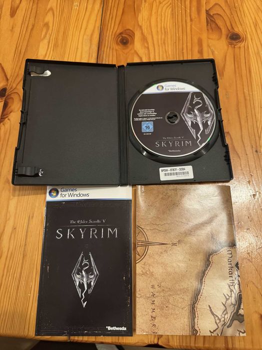 The Elder Scrolls V: Skyrim (PC DVD) · Кутия + диск + карта