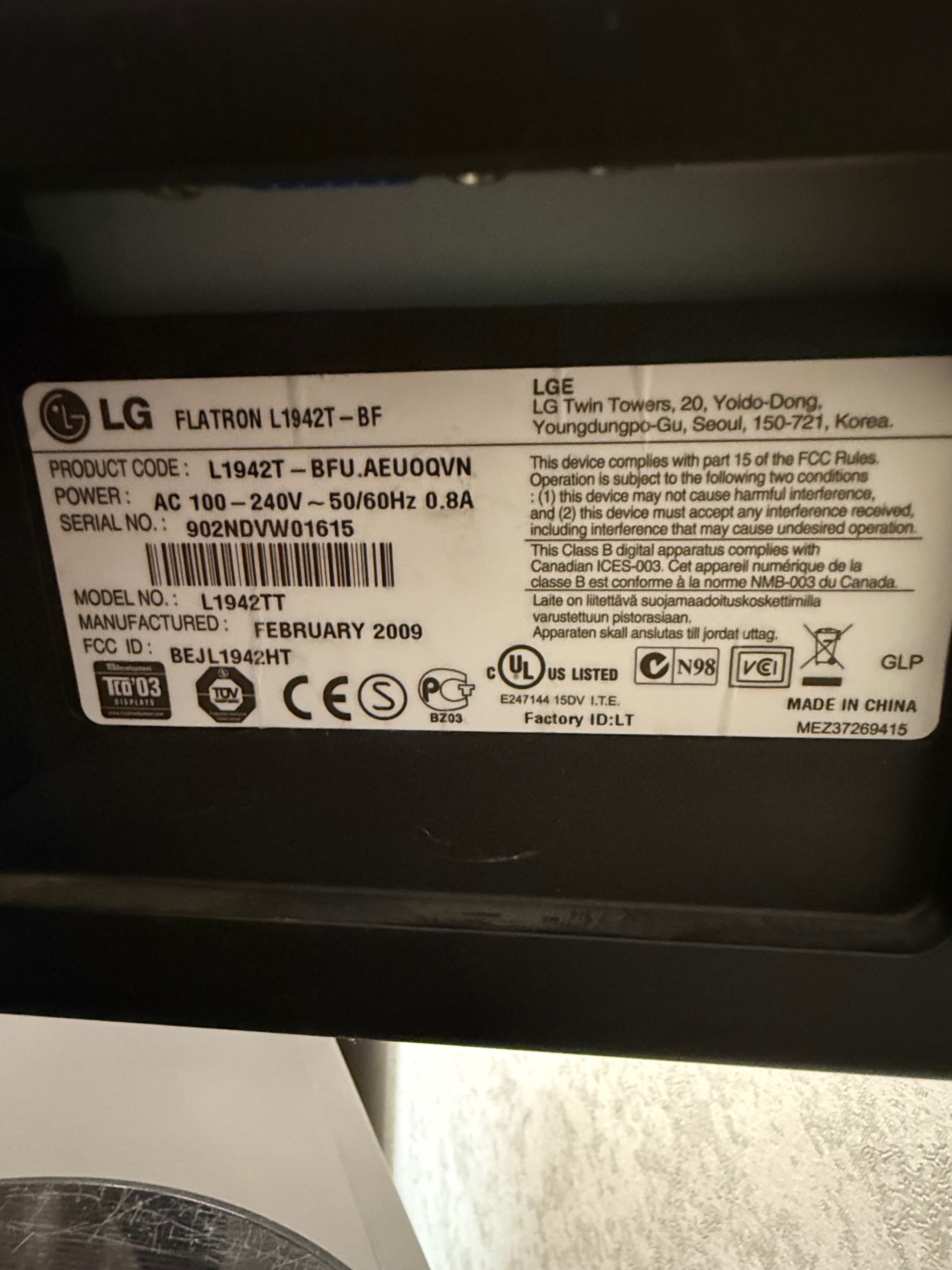 Монитор LG Flatron l1942t