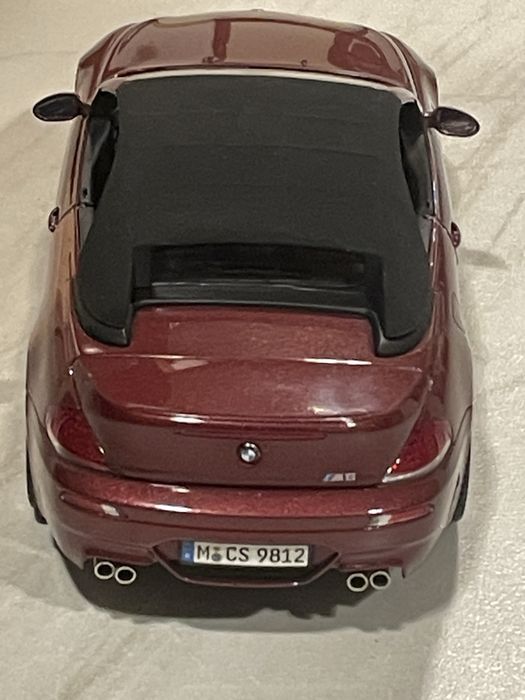BMW 1/18 E64 Kyosho