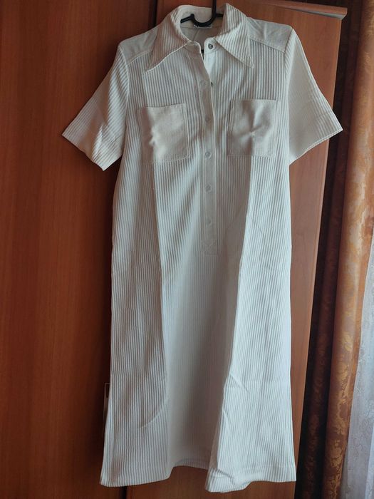 Rochie alba cu maneci scurte