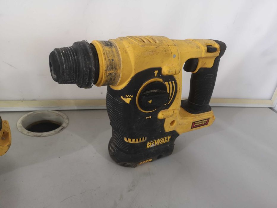 Перфоратор - Dewalt DCH 253  / 18V li ion